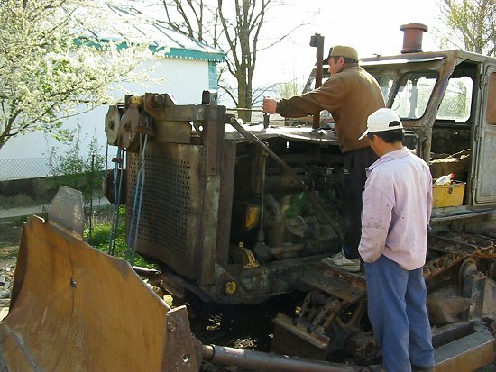 Foto van het starten van mijn schoonvader's bulldozer