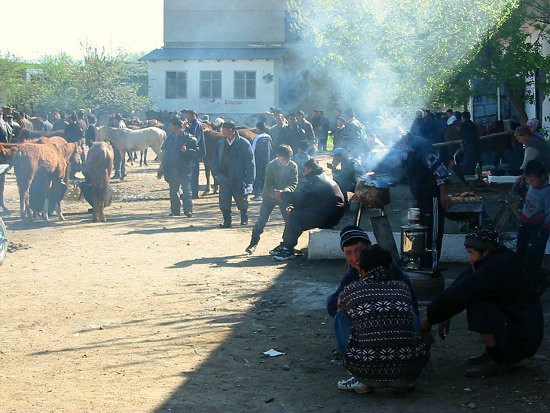 Wekelijkse veemarkt in Wanovka