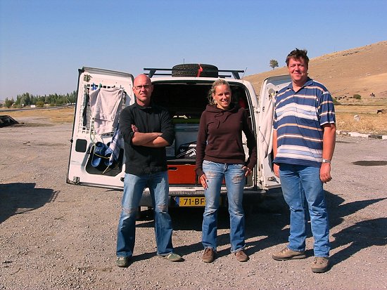 Opel Combo met Nederlanders in Kazachstan