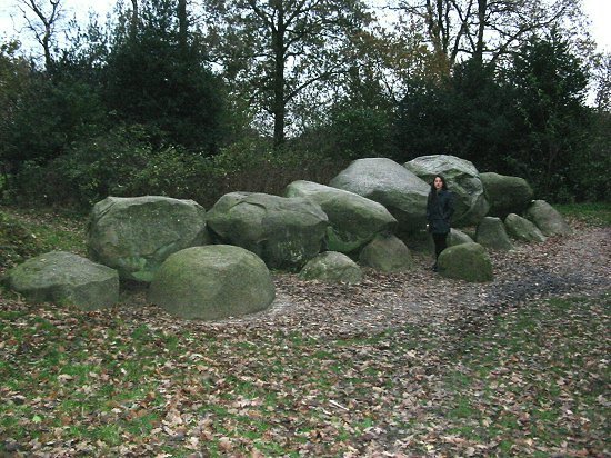 Elmira bij hunebed in Diever