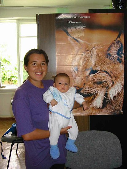 Nathalie en mamma in het kantoor van het natuurreservaat