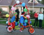 Clowns op de fiets