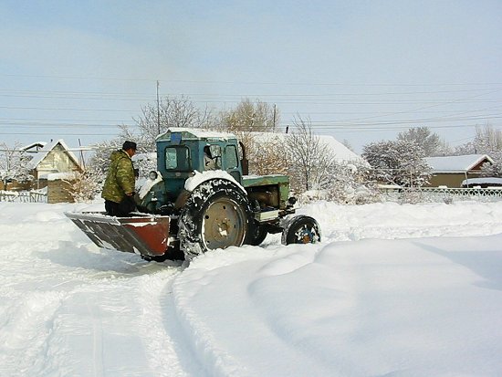 Tractor in de sneeuw