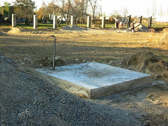 Put van de hoofdkraan van onze waterleiding